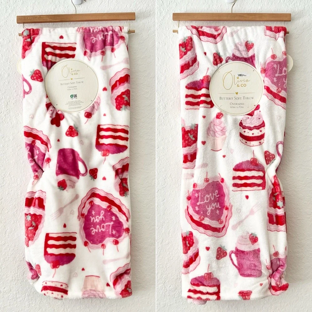NWT RARE Olivia & Co. Valentine Dessert Heart Cake Cupcake Treats Throw  Blanket